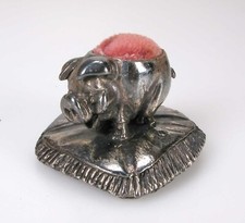 Nadelkissen Schwein auf Platte